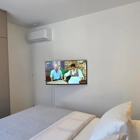 Apartament Cardak Apartment, With Garden, Free Private Parking *