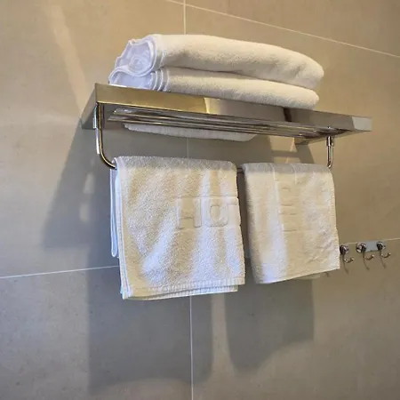 Cardak Apartment, With Garden, Free Private Parking 公寓