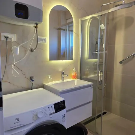 公寓 Cardak Apartment, With Garden, Free Private Parking *
