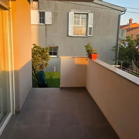 Cardak Apartment, With Garden, Free Private Parking 公寓